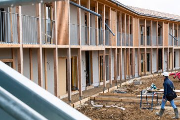 I3F réalise un programme exemplaire de 30 logements sociaux à Chanteloup-en-Brie, qui intègre trois composantes essentielles pour réduire les délais de construction et augmenter la performance environnementale : la maquette numérique BIM, la construction bois et la labellisation BEPOS.